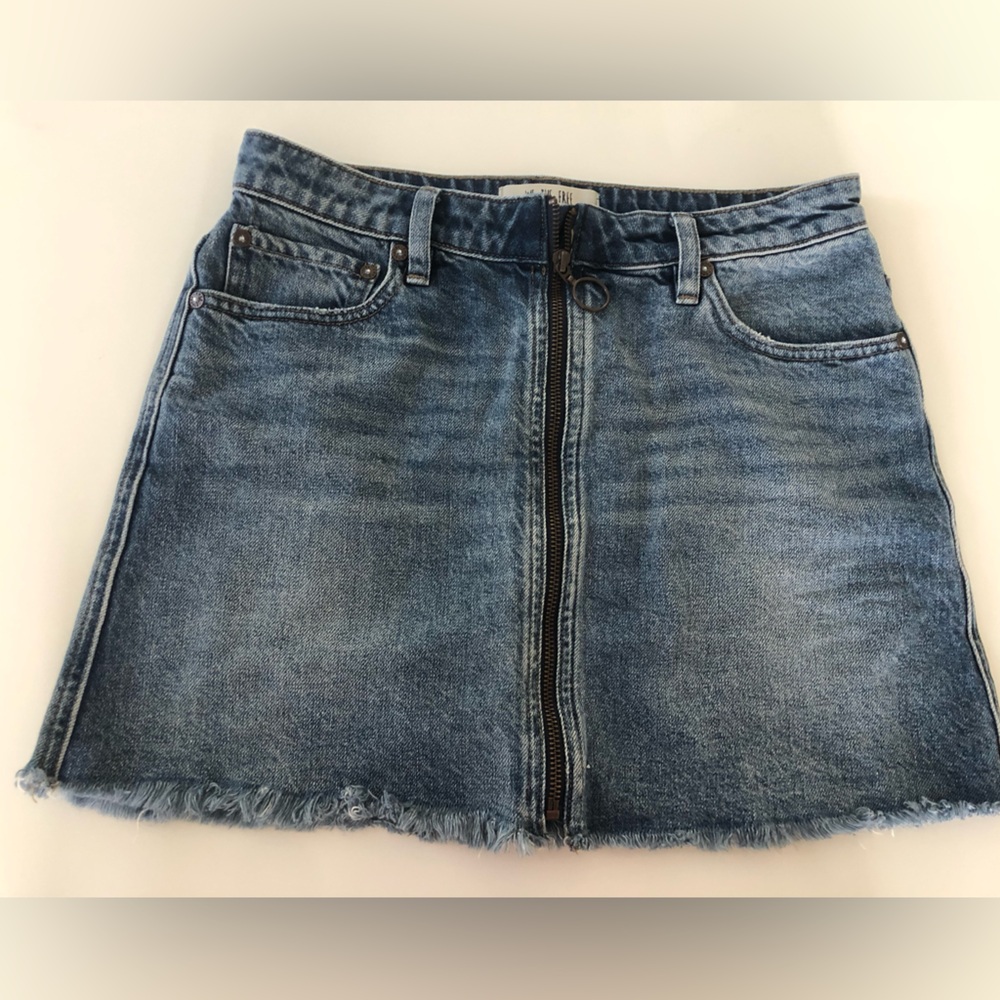 We The Free Denim Skirt Womens Size 28 Zipper Front Raw Hem Blue Medium Wash